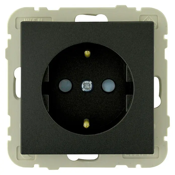 Steckdose Logus - 1-fach, Dunkelgrau - Nahaufnahme einer schwarzen Steckdose mit grauem Rahmen. Ideal für moderne Innenräume mit dezenter und funktionaler Eleganz.