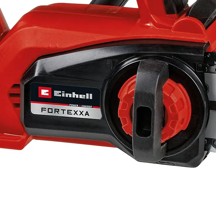 Einhell Motosierra de batería Fortexxa 18/20 TH - 18 V, 3 Ah, Iones de litio, 1 batería, Longitud de la cuchilla: 20 cm - Primer plano de una motosierra roja Einhell Fortexxa, destacando la marca y el diseño de la herramienta.
