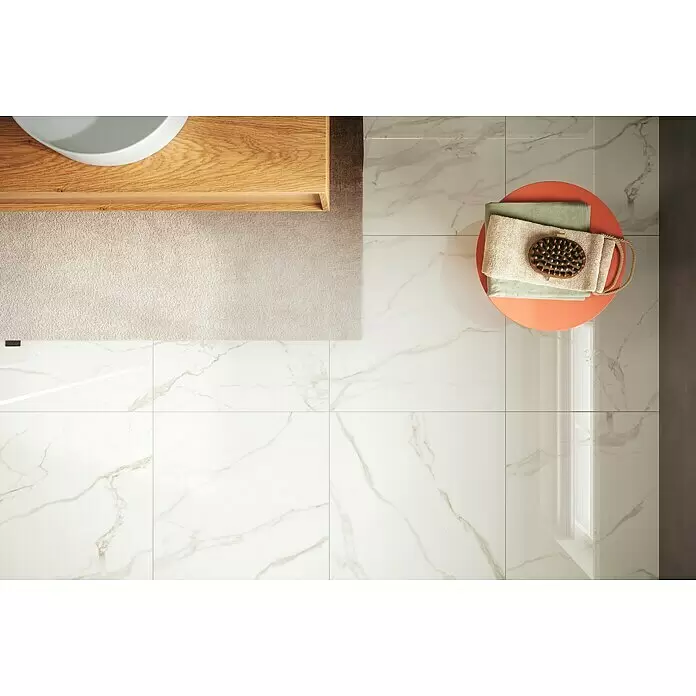 Atlas Concorde Solution Marble Vison Feinsteinzeugfliese Calacatta Caldo - 60 x 60 cm, Weiß, Glänzend - Stimmungsaufnahme