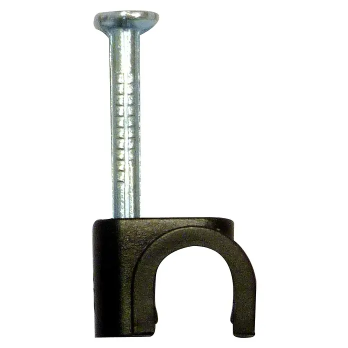 Abrazadera para tubo micro riego - Diámetro: 4 mm, 10 ud. - Primer plano de una grapa de uña para la fijación de cables. El producto tiene una uña y un soporte de plástico negro para el guiado de cables.