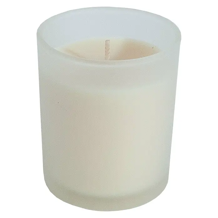 Ceras Roura Vaso con vela - Ø x Al: 7 x 8,5 cm, Jazmín - Primer plano de una vela aromática blanca en un recipiente de vidrio esmerilado con una mecha, ideal para crear un ambiente relajante.