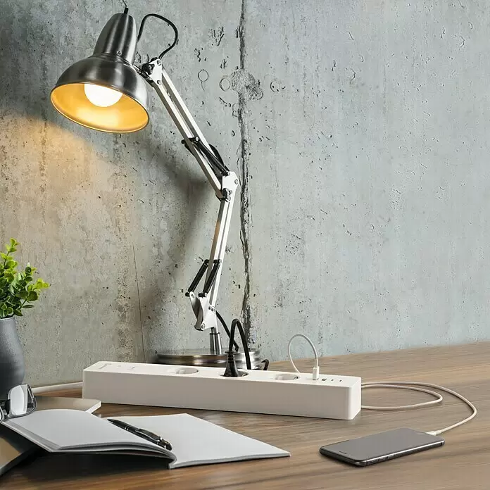 Ledvance Smart+ WiFi Smart-Steckdosenleiste3-fach, Weiß, Max. Anschlussleistung: 3.680 W, 4 x USB