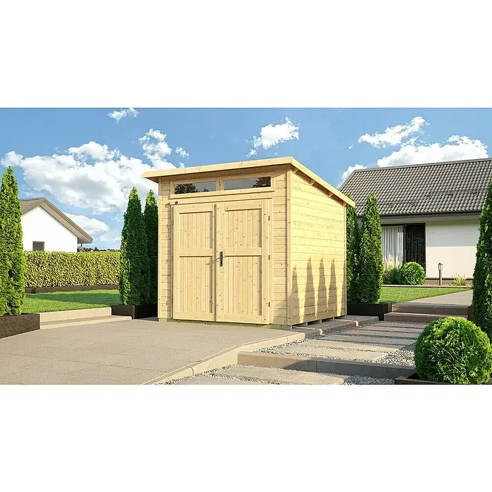 Weka Gartenhaus 264 Gr. 1 - Außenmaß inkl. Dachüberstand (B x T): 263 x 249 cm, Holz, Natur - Eine hölzerne Gartengerätebox mit Doppeltür und Oberlichtern steht auf einer Terrasse, umgeben von Grünpflanzen, und bietet eine stilvolle Aufbewahrungslösung.
