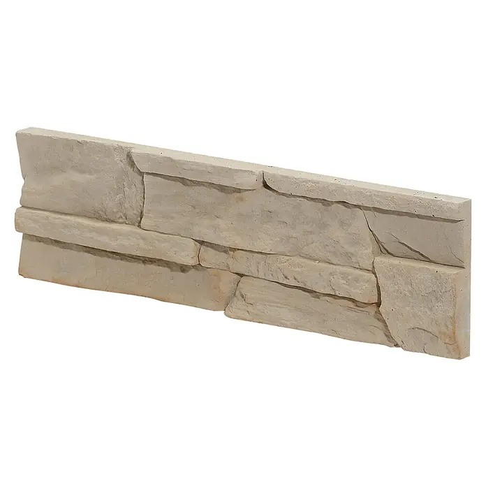 Stegu Verblendstein Abra - 9,2 x 33 cm, Beige, Steinoptik - Ein einzelnes Element einer cremefarbenen Wandverkleidung aus Kunststein, das eine rustikale und dennoch elegante Optik bietet.