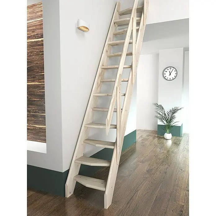 Sogem Escalera principal Kyoto - Ancho: 57 cm, Abeto, Recto, Número de niveles: 13 ud. - Escalera de madera clara con barandilla fijada a una pared en una habitación luminosa. La escalera presumiblemente conduce a un ático.