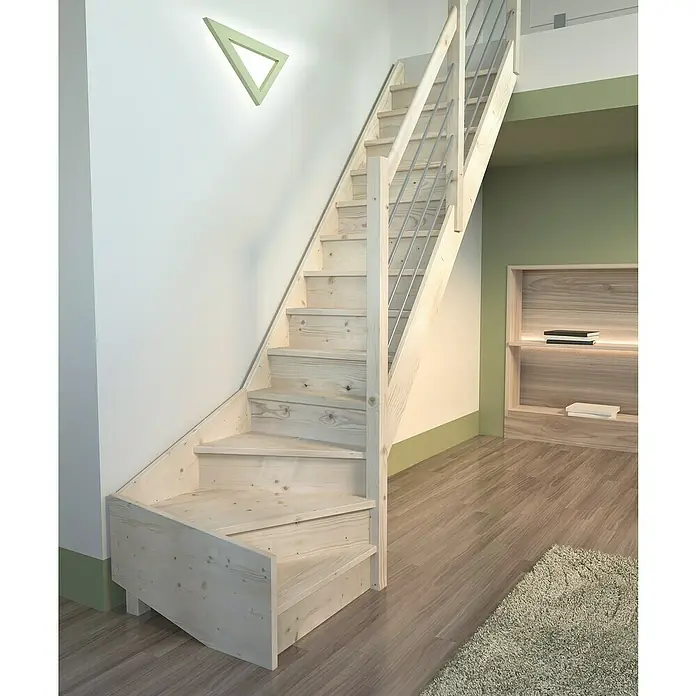 Sogem Escalera principal Trendy Eco - Abeto, Ancho: 82 cm, 1/4 espiral derecha, Altura de planta: 280 cm - Imagen de una escalera de madera clara con barandilla, que asciende en una habitación amueblada modernamente. La escalera se integra perfectamente en el diseño.