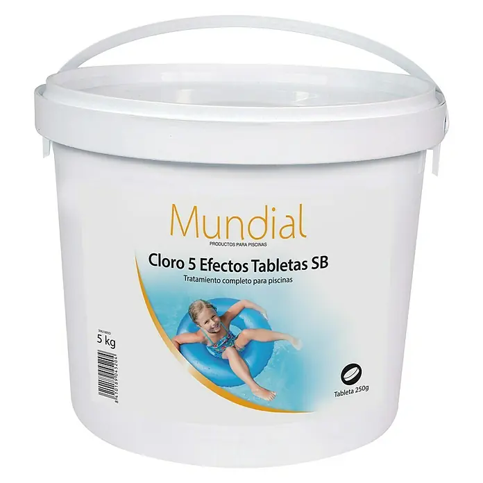 Mundial Tabletas multifunción 5 efectos - Apto para: Piscinas, 5 kg - Imagen del producto de un cubo blanco de "Mundial Cloro 5 Efectos Tabletas SB" para el mantenimiento de piscinas, con un niño en un flotador en la etiqueta.
