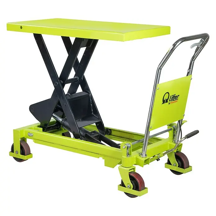 Pramac Mesa elevadora de tijera LT80 - Capacidad de carga: 800 kg, Acero, Altura de elevación: 415 mm - 1.000 mm - Carro elevador de tijera hidráulico con mesa amarilla y ruedas. El dispositivo está diseñado para transportar y levantar cargas.