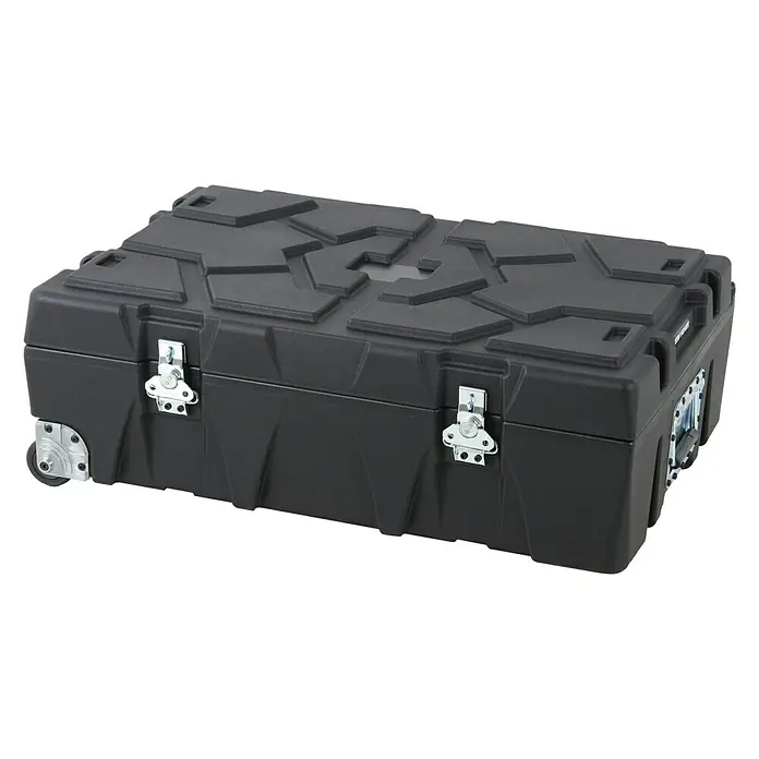 Hepco & Becker Aufbewahrungs- & Transportbox Strongmate 2002 - L x B x H: 590 x 880 x 320 mm, 83 l, High Density Polyethylen (HDPE) - Schwarze, robuste Transportkiste mit Rädern und stabilen Verschlüssen für sicheren Transport. Ideal für Ausrüstung und Werkzeuge.