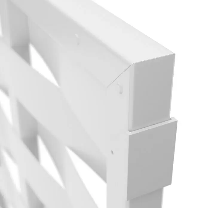 T & J Lightline Sichtschutzelement - 90 x 180 cm, Lamellenzaun, Weiß - Weißes modulares Gitterpaneel, Nahaufnahme der Eckverbindung mit Befestigungen.