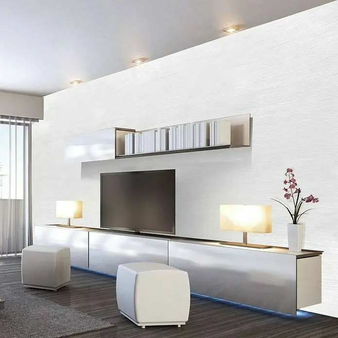 Papel pintado de vinilo adhesivo Lineawall - An x L: 90 cm x 2,8 m, Madera blanca - Interior moderno de sala de estar con muebles de TV minimalistas, lámparas elegantes y elementos decorativos para un ambiente elegante.