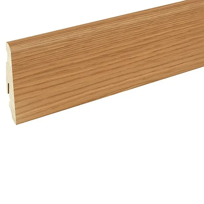 Profiles and more Sockelleiste SU60L Eiche geölt - 240 cm x 19 mm x 58 mm, Fichte, Eiche - Ein braunes Laminat-Sockelleiste mit einer markanten Holzstruktur, ideal zur Abdeckung von Wandabschlüssen und zur Dekoration.