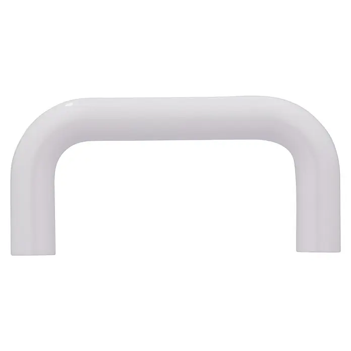 Siro Möbelgriff-Set - 2 Stk., Typ Möbelgriff: Bügel, Kunststoff, Länge: 74 mm - Nahaufnahme eines glänzenden, weißen Möbelgriffs in U-Form auf schwarzem Hintergrund, der eine elegante und moderne Ästhetik bietet.
