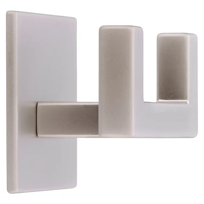 Siro Garderobenhaken 2331/ZN4KV1S - L x B x H: 60 x 50 x 38 mm, Anzahl Haken: 1 Stk., Vernickelt matt - Nahaufnahme eines modernen, minimalistischen Handtuchhalters aus weißem Kunststoff mit einem Akzent aus gebürstetem Metall.