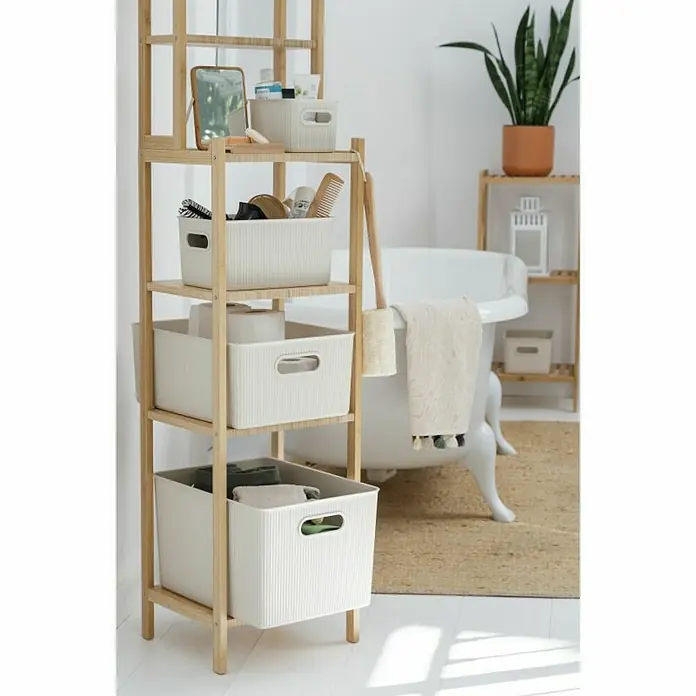 Tatay Baobab Cesta para la ropa - 29,4 x 38,5 x 16 cm, Plástico, Beige - Estante de almacenamiento de madera con cuatro estantes y cajas de almacenamiento blancas en el baño para una organización elegante y funcional.