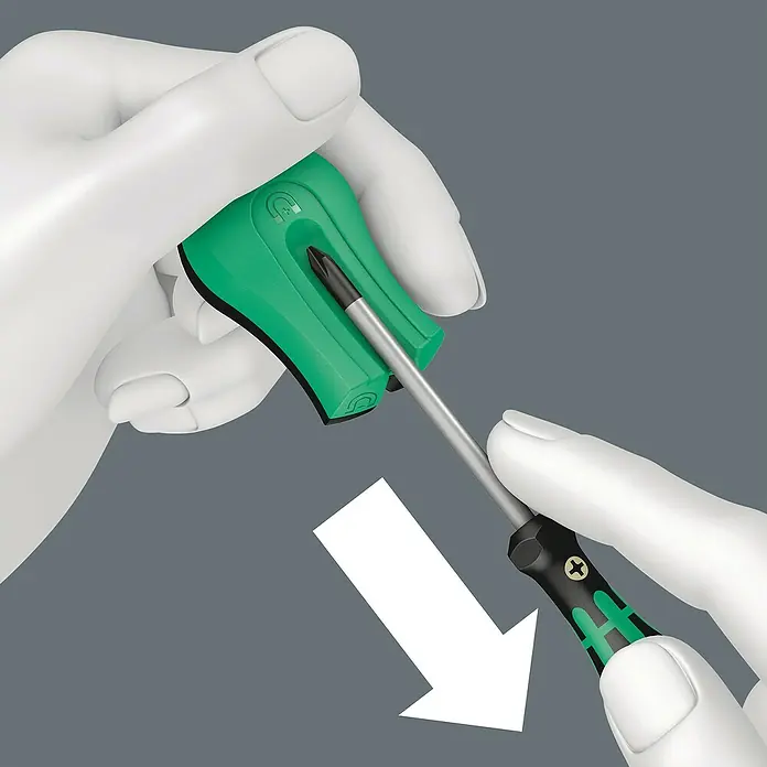 Wera Magnetisiergerät 9500 - Geeignet für: Schraubendreher - Darstellung des Wera Schraubendrehers mit zusätzlichem Griffstück für optimierte Kraftübertragung und ergonomisches Arbeiten.