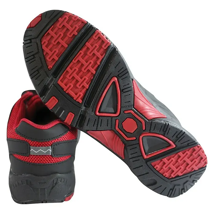 Power Safe Sicherheitshalbschuh Nick - Schuhgröße: 36, S1 - Nahaufnahme der schwarzen und roten Sportschuhe mit detaillierter Sohle.