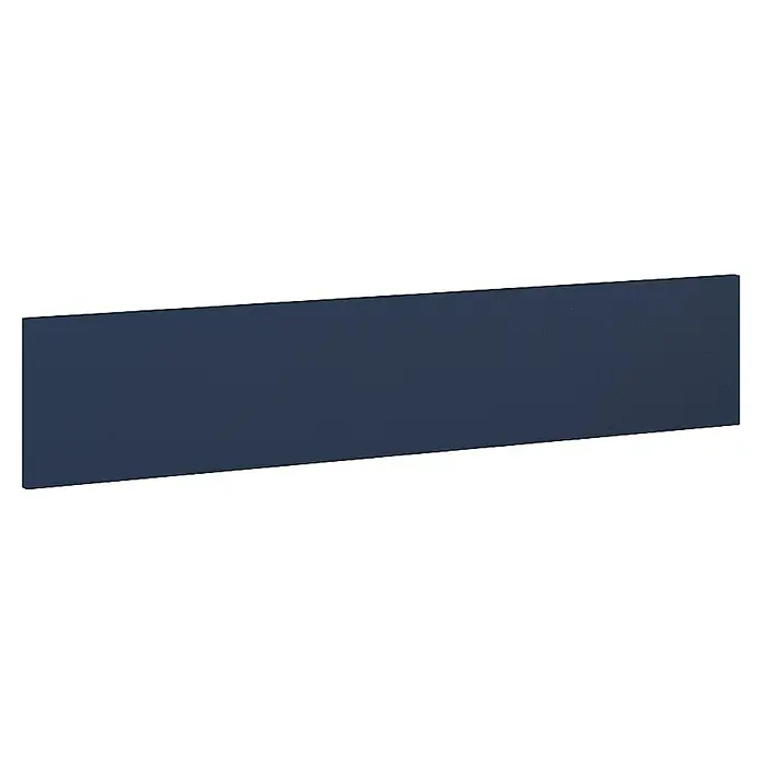 Inspira Wandpaneel - Navy Blue, 100,8 x 1,5 x 20 cm - Nahaufnahme einer dunkelblauen, rechteckigen Stoffprobe mit einer gezackten weißen Umrandung, die Textur und Farbe des Materials hervorhebt.