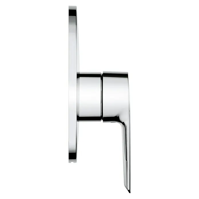 Grohe Start Grifería empotrada de ducha - Cromo, Brillante - Primer plano de un grifo mezclador cromado moderno para baño. Diseño contemporáneo con una superficie brillante.