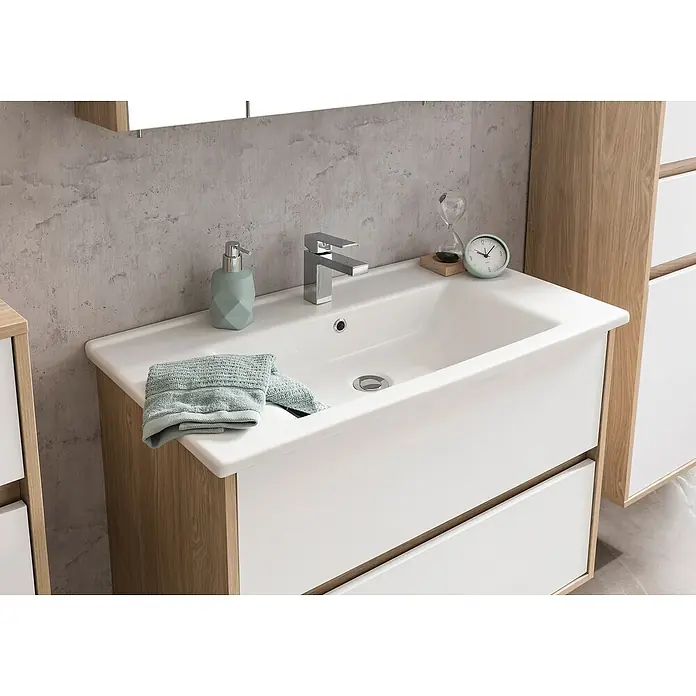 Schildmeyer Mali Badmöbel-Set - 85 cm, Eiche hell/Weiß, Matt - Modernes Badezimmerwaschbecken mit weißer Oberfläche, Armatur und Ablagefläche für Badutensilien. Elegantes Design für stilvolle Badezimmer.