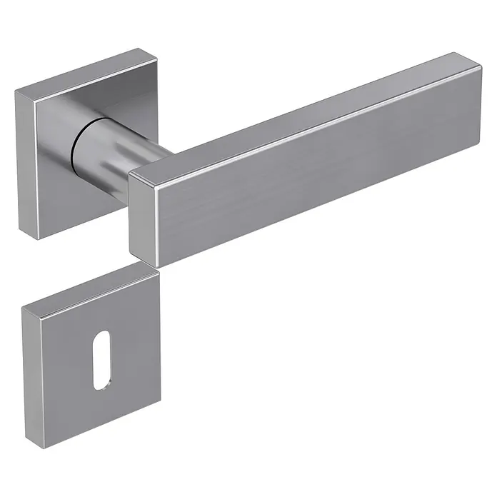 Diamond Doors Creative Zimmertürgarnitur Lancaster - Stärke Tür: 40 mm - 45 mm, Buntbart - Nahaufnahme eines modernen Türgriffs aus gebürstetem Edelstahl mit quadratischer Rosette und Schlüssellochblende auf schwarzem Hintergrund.