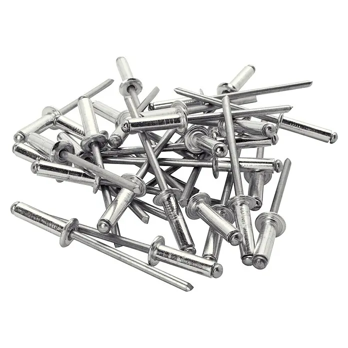 Rapid Blindniete - 300 Stk., Nietdurchmesser: 4,8 mm, Nietlänge: 16 mm - Eine Nahaufnahme von einem Haufen silberner Blindnieten, die sich für verschiedene Anwendungen eignen.