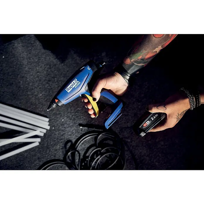 Rapid Power for All 18V Akku-Heißklebepistole BGX500 - 18 V, Ohne Akku, Durchmesser Klebepatrone: 12 mm - Akkubetriebene Heißklebepistole mit Batterie und Klebesticks. Ideal für Bastelarbeiten und Reparaturen im Haushalt und Werkstatt.