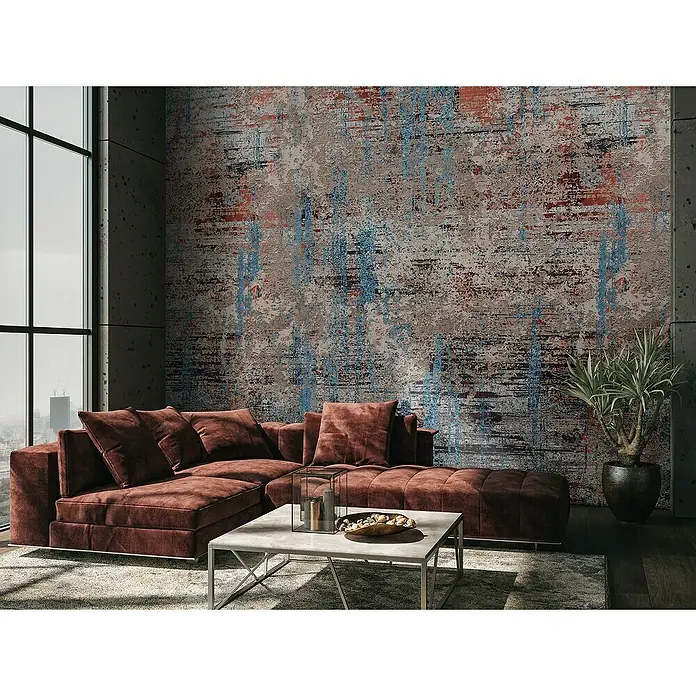 Marburg Smart Art Gallery Fototapete Shabby Uni - B x H: 2,12 x 2,7 m, Vlies, Grau-Blau - Elegantes Wohnzimmer mit einem braunen Ecksofa, einem Couchtisch mit Marmorplatte und einer kunstvollen Wandgestaltung. Ein stilvoller Raum zum Entspannen.