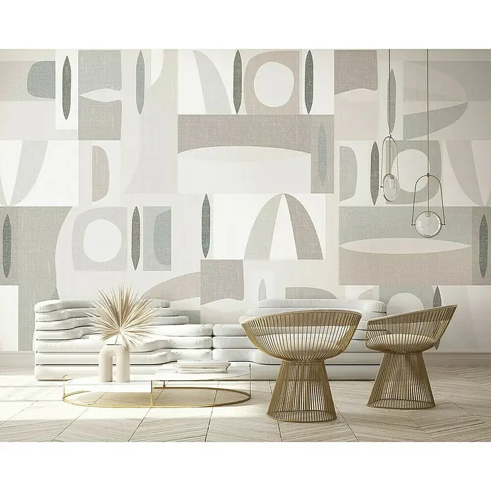 Marburg Smart Art Gallery Fototapete - B x H: 2,12 x 2,7 m, Vlies, Version I - Greige - Elegantes Interieur mit abstraktem Wandbild, einem stilvollen Sofa und zwei filigranen Drahtstühlen, die dem Raum eine moderne Note verleihen.