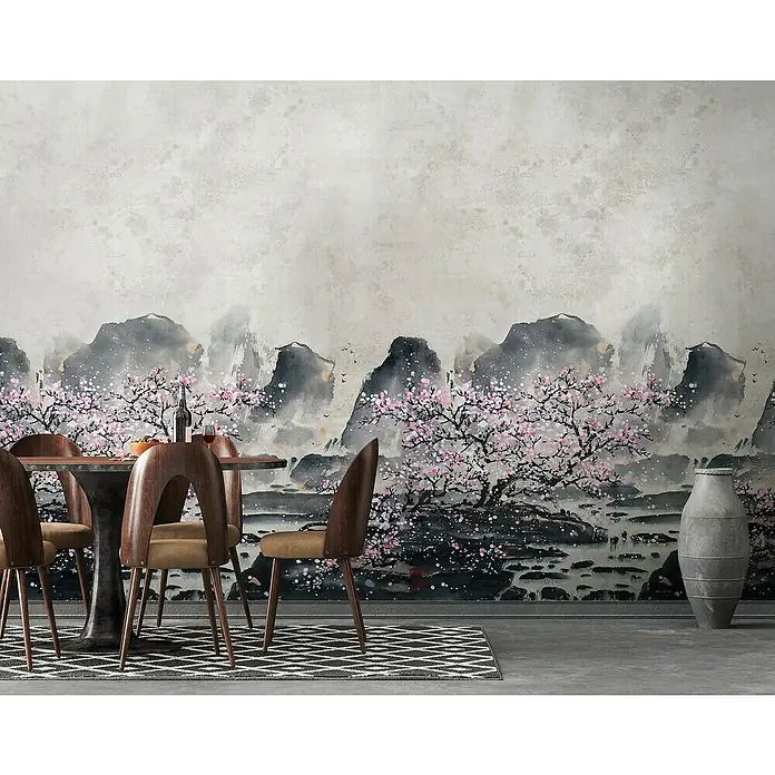 Marburg Smart Art Gallery Fototapete Kirschblüten - B x H: 2,12 x 3,4 m, Vlies - Esszimmer mit Esstisch und Stühlen vor einer Wandtapete mit asiatischem Berglandschaftsmotiv.