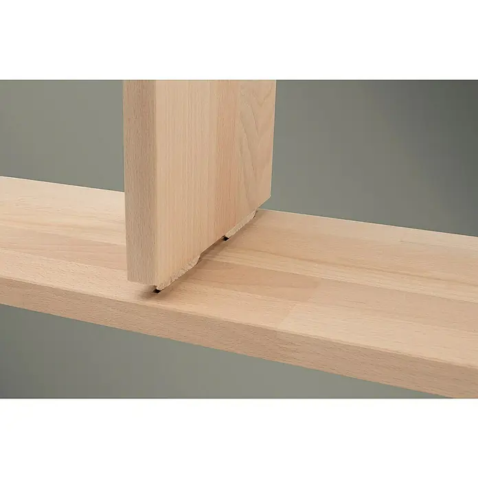 Wolfcraft Verbindungsplättchen - Größe: 20, 50 Stk. - Holzstück auf Holzbrett. Das Bild zeigt die Details und die Beschaffenheit des Holzes. Ideal für Tischler und Holzhandwerker.