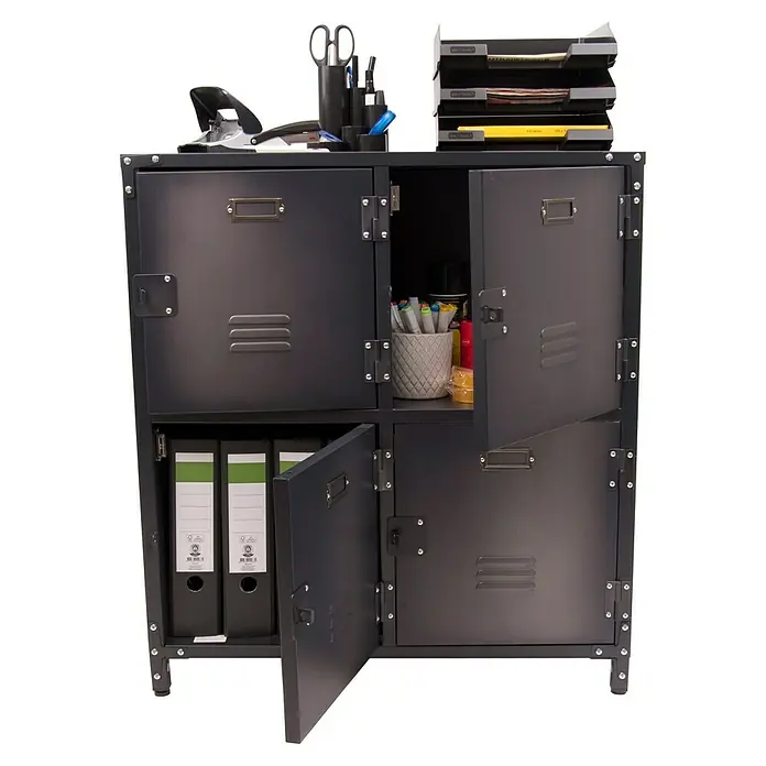Metall-Mehrzweckschrank Vintage Industrial Style - 35 x 75 x 82,5 cm, Anzahl Türen: 4 Stk., Anzahl Fächer: 4 Stk. - Der graue Büroschrank mit mehreren Fächern bietet viel Stauraum. Diverse Büroartikel befinden sich im und auf dem Metallschrank.