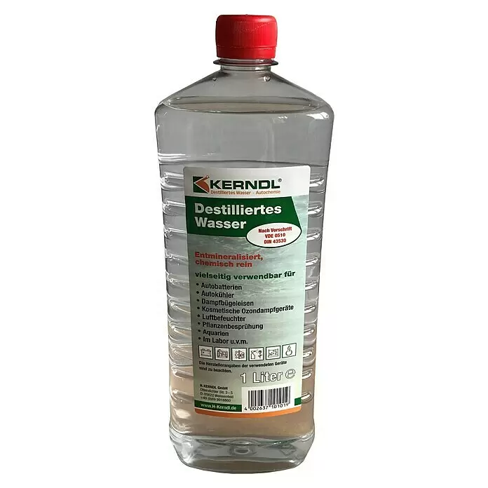 Destilliertes Wasser - 1 l - Klare Plastikflasche mit rotem Verschluss, enthält KERNDL destilliertes Wasser, entmineralisiert und chemisch rein.