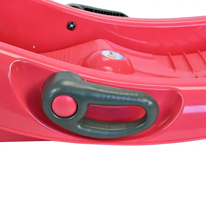 KHW Schlitten Snow Flipper - L x B: 98,5 x 51 cm, Belastbarkeit: 70 kg, Kunststoff, Anthrazit - Detailaufnahme eines roten Schlittens mit grauem Griff. Der Griff ist ergonomisch geformt und bietet Halt beim Rodeln.
