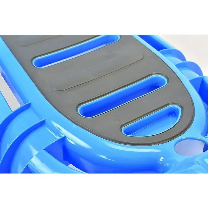 KHW Schlitten Snow Tiger - L x B: 105 x 47 cm, Belastbarkeit: 60 kg, Kunststoff, Eisblau - Nahaufnahme eines blauen Plastikschlitten mit grauem Sitz und länglichen Löchern. Ideal für winterlichen Spaß im Schnee.