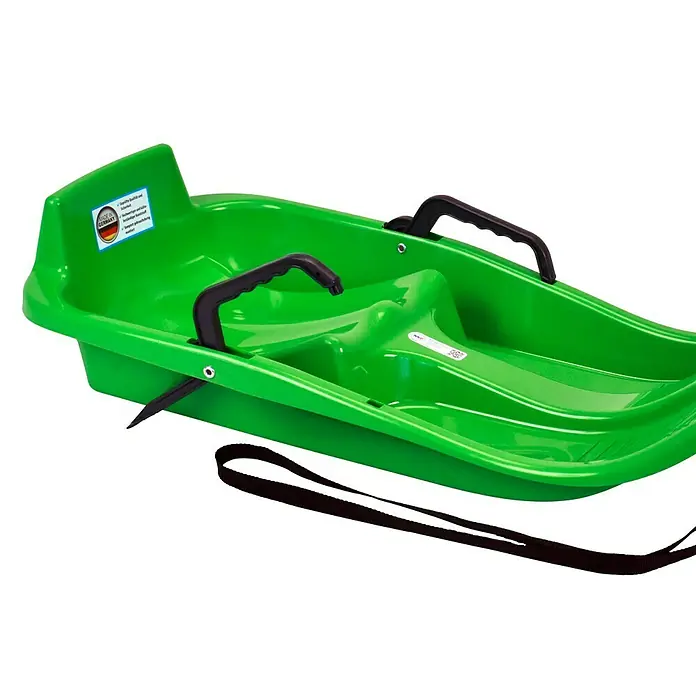 KHW Schlitten Minibob - L x B: 90 x 40 cm, Belastbarkeit: 50 kg, Kunststoff, Grün - Ein grüner Plastikschlitten mit schwarzen Griffen und einem Zugseil, ideal für Winterspass und Outdoor-Aktivitäten im Schnee.