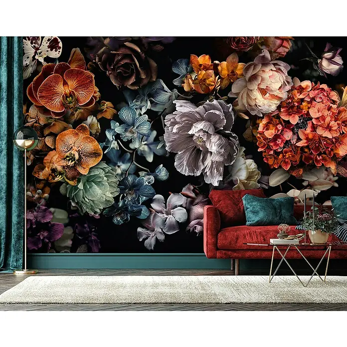 Marburg Smart Art Gallery Fototapete Blumen-Mix - B x H: 2,12 x 2,7 m, Vlies, Blumen I - Wandbild mit üppigen Blumenmuster in dunklen Tönen, das eine elegante und dramatische Atmosphäre in den Raum bringt.