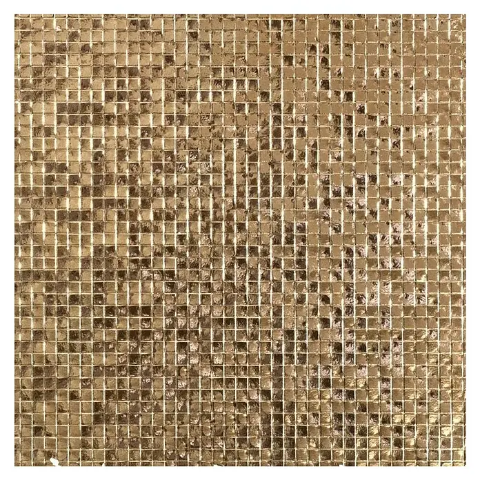 Metallic by Palazzo Wandfliese Golden Quadra - 40 x 40 cm, Gold, Glänzend - Nahaufnahme von glänzenden Goldmosaikfliesen, die ein luxuriöses und schimmerndes Muster für die Wand- oder Bodengestaltung bilden.