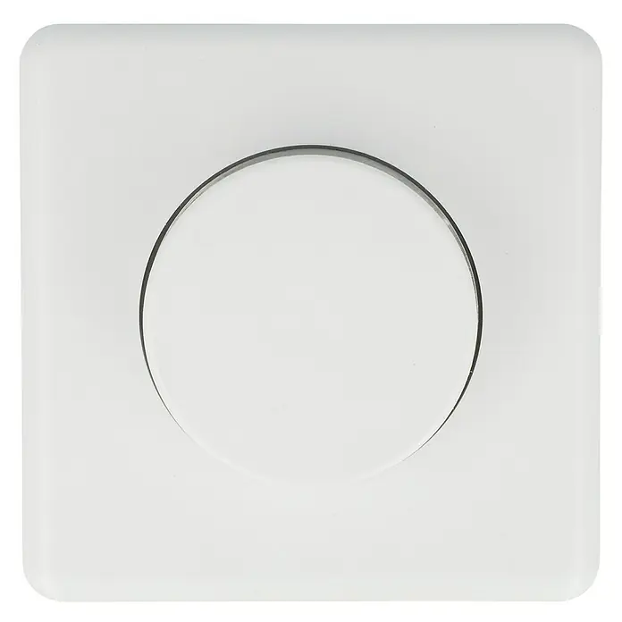 Kopp Standard Dimmer - Arktisweiß, Kunststoff - Nahaufnahme einer weißen, quadratischen Wandplatte mit einem runden Ausschnitt in der Mitte. Ideal für Schalter oder Steckdosen.