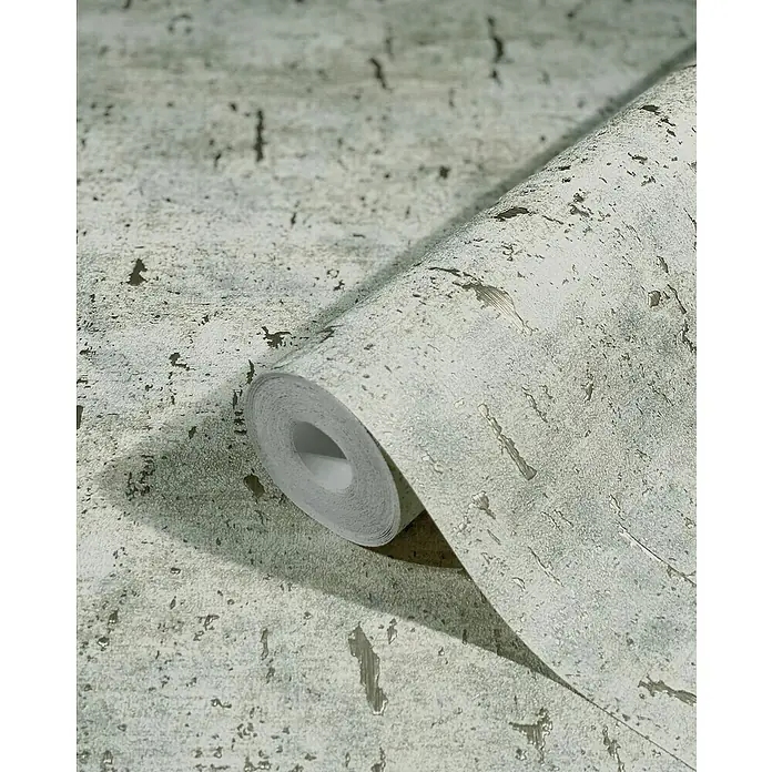 Marburg Natural Opulence Vliestapete - Beige, Betonoptik, 10,05 x 0,7 m - Nahaufnahme einer Rolle grauer Beton-Tapete mit einer leicht strukturierten Oberfläche und dunklen Akzenten für ein modernes Ambiente.
