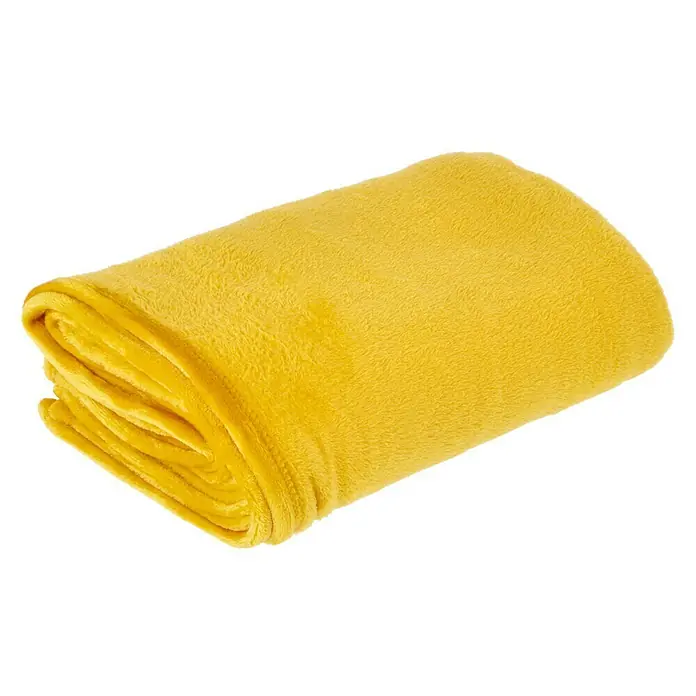 Decke Bruno - Golden Glow, 200 x 150 cm, 100 % Polyester - Zusammengefaltete, sonnengelbe Kuscheldecke, die Wärme und Komfort verspricht, perfekt für gemütliche Stunden und zum Einkuscheln.