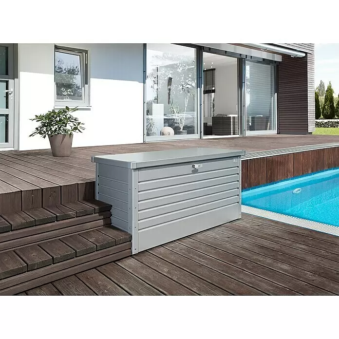 Biohort FreizeitBox Gartenbox FreizeitBox 130 - L x B x H: 134 x 62 x 71 cm, Silber Metallic, Stahl - Stimmungsaufnahme