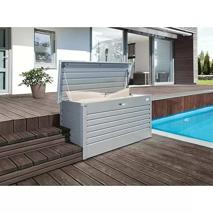 Biohort FreizeitBox Gartenbox FreizeitBox 130 - L x B x H: 134 x 62 x 71 cm, Silber Metallic, Stahl - Stimmungsaufnahme
