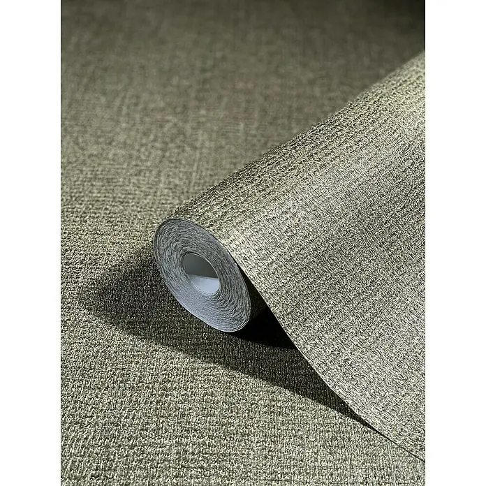Marburg Natural Opulence Vliestapete - Beige-Braun, Uni, 10,05 x 0,7 m - Nahaufnahme einer Rolle grüner Textiltapete, die eine feine, gewebte Struktur und eine hochwertige Optik für stilvolle Raumgestaltung zeigt.