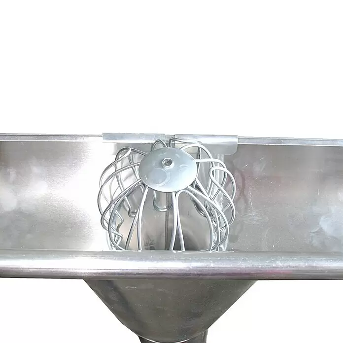 Sarei Laubfangkorb - 100 mm, Stahl - Silberner Metallrührer in einem Edelstahltrichter.
