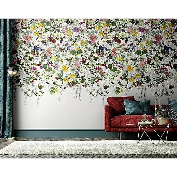 Marburg Smart Art Gallery Fototapete Flower Curtain - B x H: 2,12 x 3,4 m, Vlies - Lebendige Blumentapete mit bunten Blüten, Beeren, Schmetterlingen und Blättern, die eine Wand schmückt.