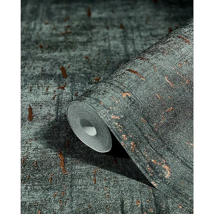 Marburg Natural Opulence Vliestapete - Anthrazit, Betonoptik, 10,05 x 0,7 m - Nahaufnahme einer Rolle grauer Tapete mit abstraktem Muster und metallischen Akzenten für eine moderne Wandgestaltung.