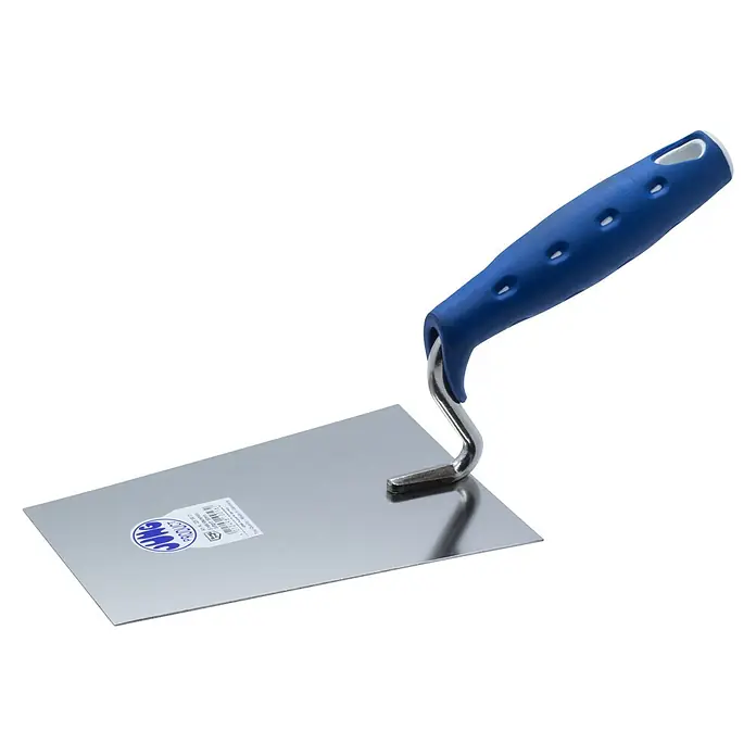 Jung Product Maurerkelle - 180 mm, Qualitätsstahl rostfrei - Eine Maurerkelle mit blauem Griff auf schwarzem Hintergrund. Das Werkzeug ist ideal für Bau- und Renovierungsarbeiten.