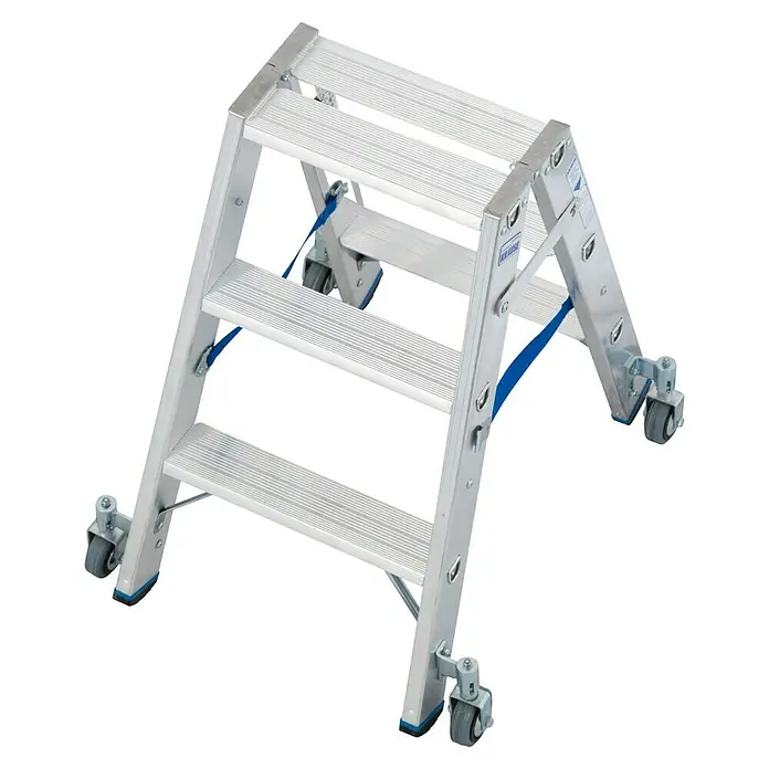 Krause Stabilo Doppelleiter Fahrbar - Anzahl Tritte: 6 Stk., Arbeitshöhe: 2,25 m, Aluminium - Bild einer Krause Treppenleiter mit vier Stufen und Rollen für den einfachen Transport auf ebenem Untergrund.