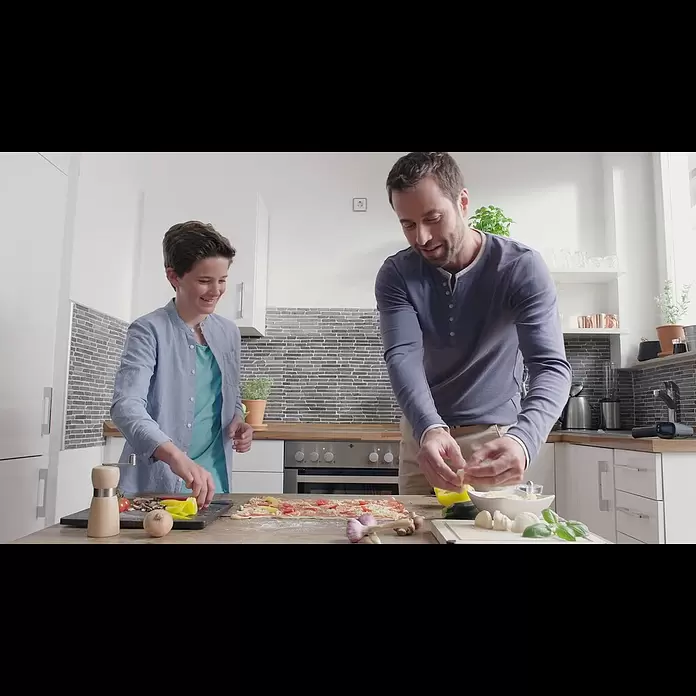 Bosch Universal Temperaturmessgerät UniversalTemp - Messbereich: -30 °C bis +500 °C - Bosch prsentiert: UniversalTemp - Das praktische Infrarot-Thermometer fr den tglichen Gebrauch